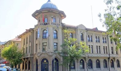 Son Dakika… Yunus Emre Enstitüsü eski Başkanı Şeref Ateş gözaltına alındı