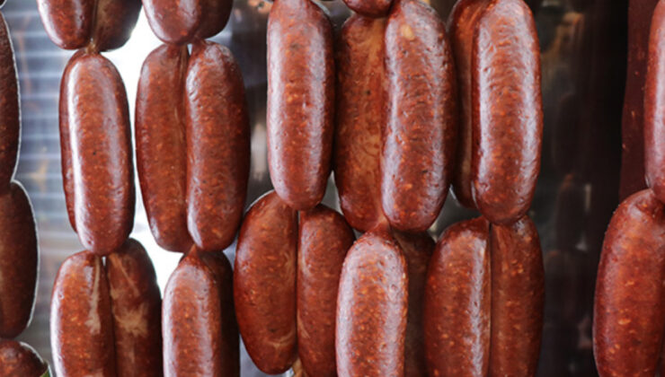 Sucuk ve dana etine tek tırnaklı eti kattılar