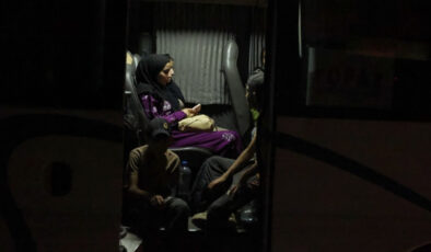 Süveyda’dan 200 kişi daha tahliye edildi