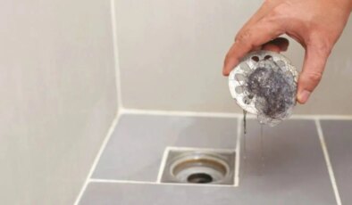 Tesisatçıların kullandığı pratik yöntem: Tıkalı balkon gideri nasıl açılır?