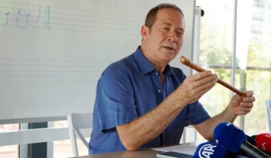 THM Sanatçısı Sümer Ezgü: ‘Müzik yozlaşırsa toplum çürür’