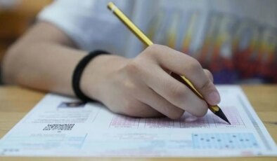 TİP Milletvekili Serra Kadıgil, LGS soru kitapçıklarının paylaşılmasını Meclis gündemine taşıdı