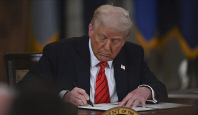 Trump, Suriye’ye yaptırımları sonlandıran başkanlık kararnamesini imzaladı