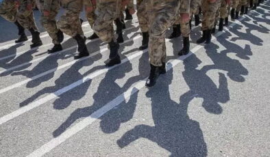 TSK’nin kıdemli personeli için yasa teklifi: ‘Genç subaylara güvenilmiyor mu?’