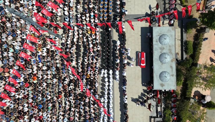 Türkiye şehitlerine ağlıyor: Son yolculuklarına uğurlandılar