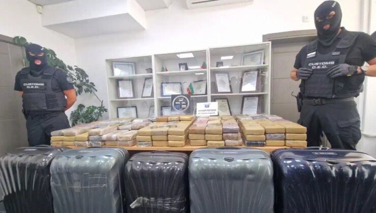Türkiye’ye girmek üzereydi: Bulgaristan gümrüğünde ‘diplomatik plakalı’ cipte 205 kilo kokain ele geçirildi