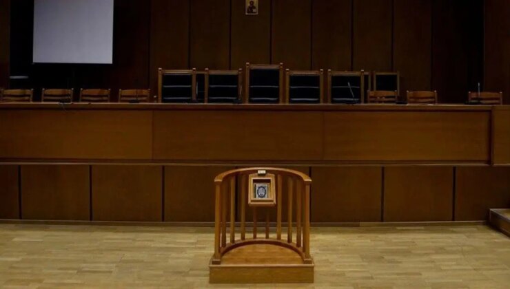 Türkiye’ye iadesine karar verilen kişi mahkemede kendini yaraladı