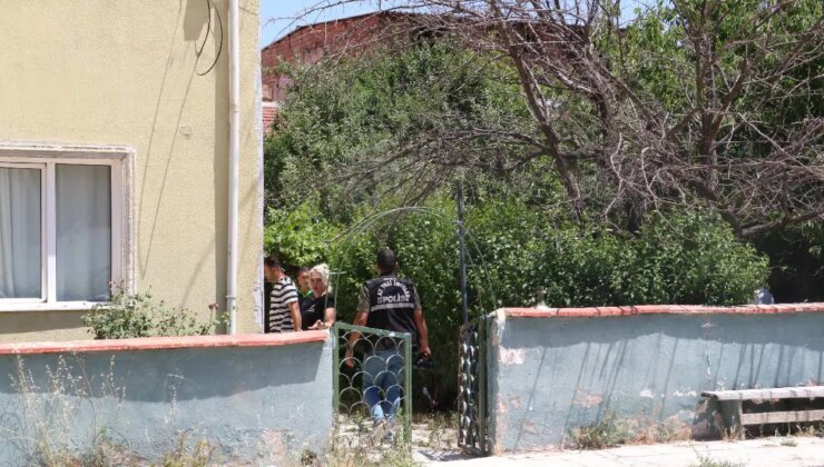 Yakınları haber alamıyordu… Evinde ölü bulundu!
