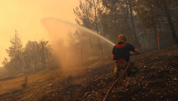 Yangın 3’üncü gününde: İzmir ve Manisa’daki orman yangınlarına müdahale sürüyor