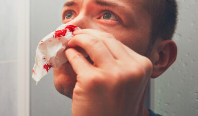 Yanlış burun sümkürme yöntemleri vücutta hasar bırakıyor