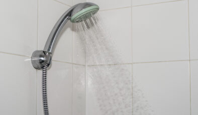 Yaz sıcaklarında duş almanın cilt sağlığına etkileri