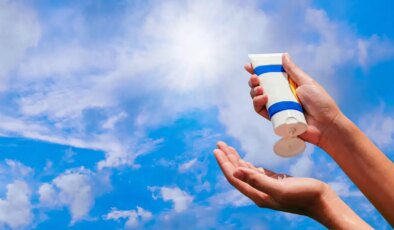 Yazın güzelliğinizi gölgede bırakmayın: Sıcak havalarda cilde zarar veren 7 hata