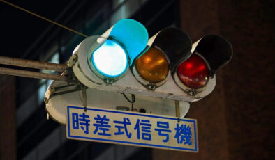 Yeşil değil mavi! Bakın Japonlar neden mavi trafik ışığı kullanıyormuş