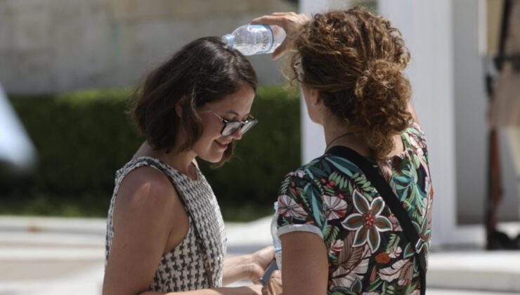 Yunanistan’da çalışma saatlerine sınırlama getirildi