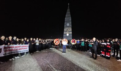 17 Ağustos Depreminde hayatını kaybedenler Gölcük’te anıldı