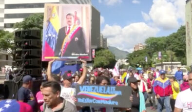 ABD yakalanması için ödül koydu: Venezuela’da Devlet Başkanı’na destek yürüyüşü