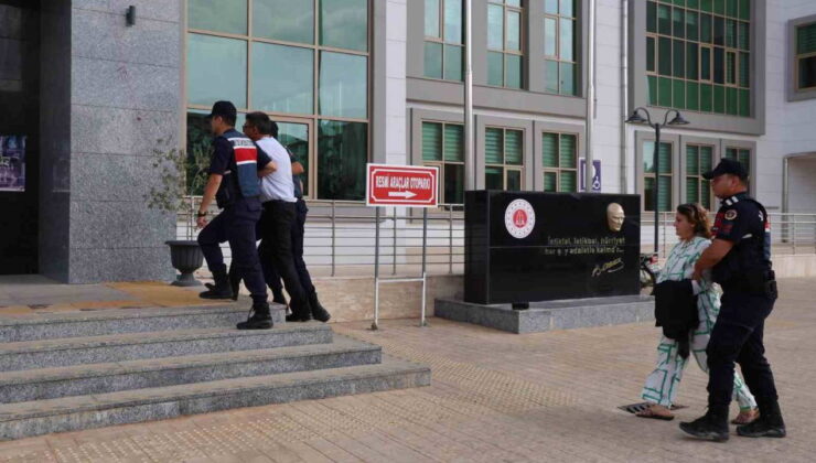 Adana’da kiracılarını sopayla darbederek öldürdükleri iddia edilen ev sahibi ile eşi tutuklandı