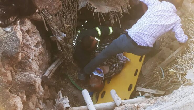 Adıyaman’da panik anları: Bir kişi dam göçüğünde mahsur kaldı!