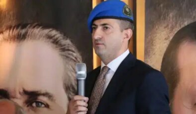 AKP’li Çelebi mavi bere giyerek ‘Terörsüz Türkiye’yi anlattı