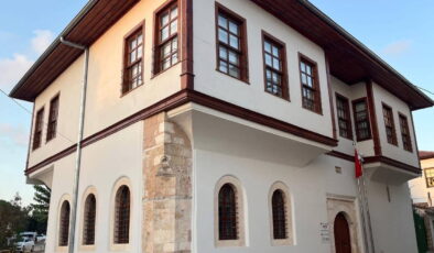 AKP’li yönetici yanan konağını belediyeye yaptırmış… Halkın bütçesinden 15 milyon TL harcandı!