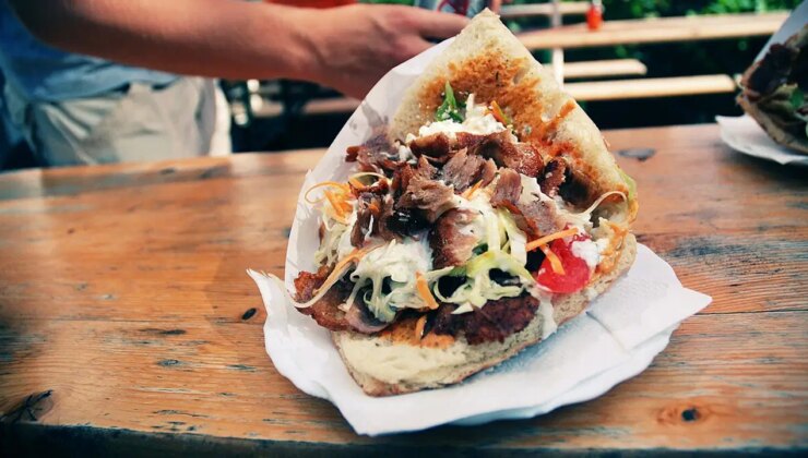 Almanya’da ‘döner kıtlığı’ yaşanabilir: 375 avroluk zam gelmedi, çalışanlar iş bıraktı