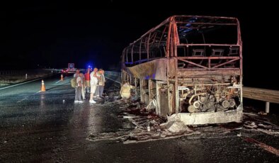Ankara’da faciadan dönüldü: Otobüs alevlere teslim oldu, 36 yolcu tahliye edildi!