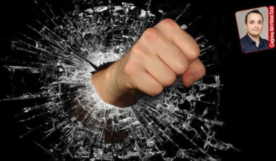 Ankara’da sokak ortasında gençlerin üzerine aracını sürdü: Sokakta şiddet hız kesmiyor