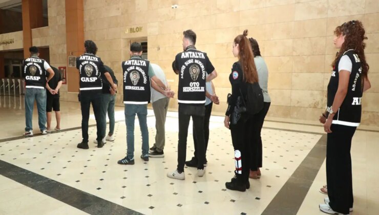 Antalya’da akılalmaz olay: 13 saat boyunca alıkoyup milyonlarca lirayı gasbettiler!