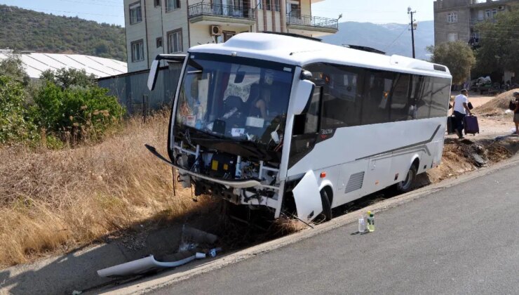 Antalya’da midibüs şarampole düştü: Çok sayıda yaralı var!