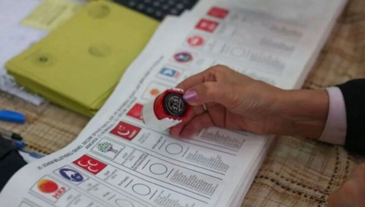 AYM kararı: İki siyasi partinin hukuki varlıkları sona erdi