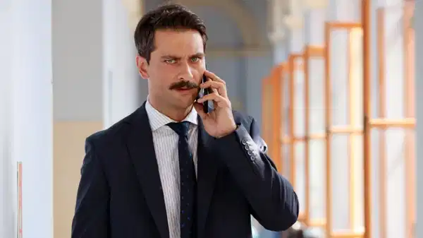 Aynadaki Yabancı dizisinin konusu ne, oyuncuları kim? Aynadaki Yabancı dizisi nerede ve ne zaman yayımlanacak?