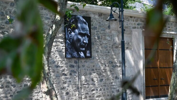 Beşiktaş Belediyesi, Çırağan Caddesi üzerindeki Atatürk albümünü yeniledi