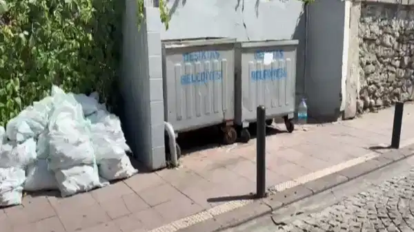 Beşiktaş’ta çöp konteynerinin yanında bebek cesedi bulundu: Vücudunda yanık ve kesik izleri tespit edildi!