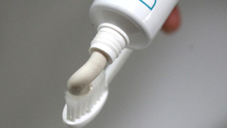 Bilim insanları duyurdu: Saçtan diş macunu üretilecek