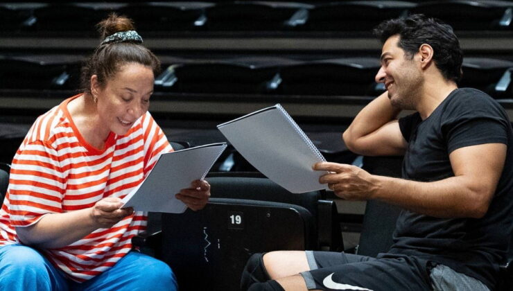 Binnur Kaya ve Mert Fırat aynı sahnede: Açık İlişki perde açıyor