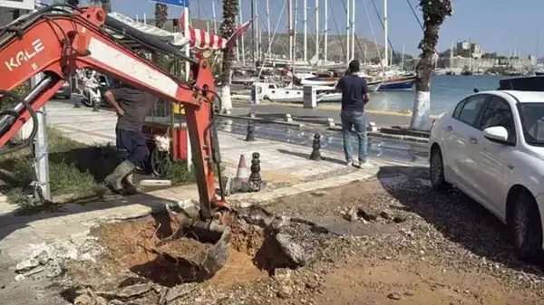 Bodrum’da panik anları: Ana su isale hattı patladı!