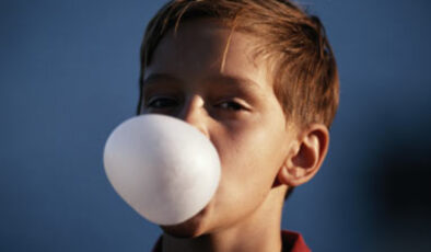 Bu ülkede sakız çiğnemekte, satmakta yasak! Cezası dudak uçuklatıyor: İşte sebebi