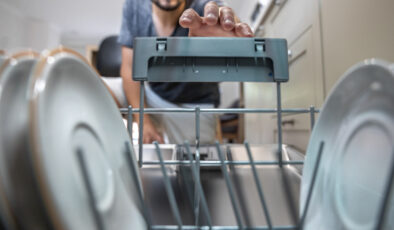 Bulaşık makinesinde bu eşyaları asla yıkamayın: Makineye ve sağlığa zarar veriyor