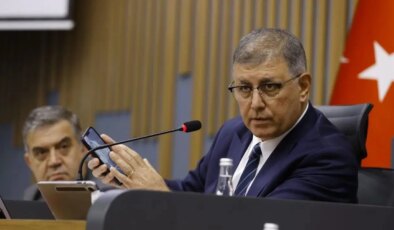 Cemil Tugay’dan Çerçioğlu’na tepki: ‘Etik değil, aile değiştirmek gibi bir şey’