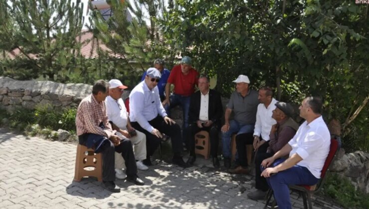 CHP Kars milletvekili Alp, yerine kayyım atanan muhtarı ziyaret etti