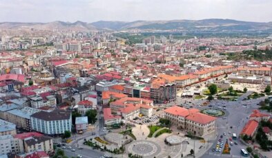 CHP’nin bugünkü Sivas mitingi öncesi izlenimler… Cumhuriyet şehrinden, muhafazakâr kaleye; Sivas’ın dönüşümü!