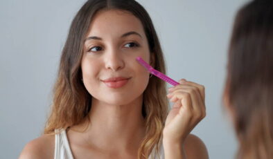 Cildinizi anında pürüzsüz gösteren yöntem: Dermaplaning yöntemi ve hakkında bilinmeyenler