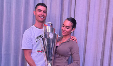 Cristiano Ronaldo sevgilisi Georgina Rodriguez’e evlilik teklif etti! Yüzük sosyal medyda gündem oldu