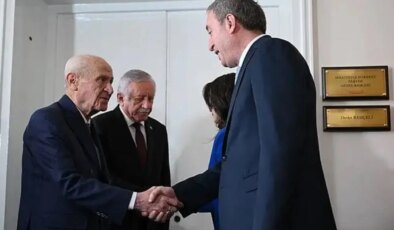 DEM ve MHP’yi üzecek anket: Genç seçmenin oy tercihi değişti!