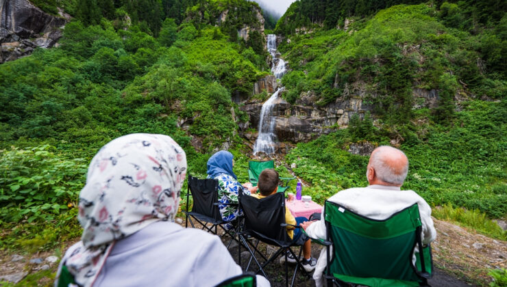 Doğa harikası Cimil Vadisi, ziyaretçilerine görsel şölen sunuyor