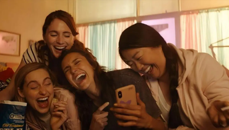 Dört Kadın Bir Yalan (Sick Girl) filminin konusu ne? Dört Kadın Bir Yalan filminin oyuncuları kim?