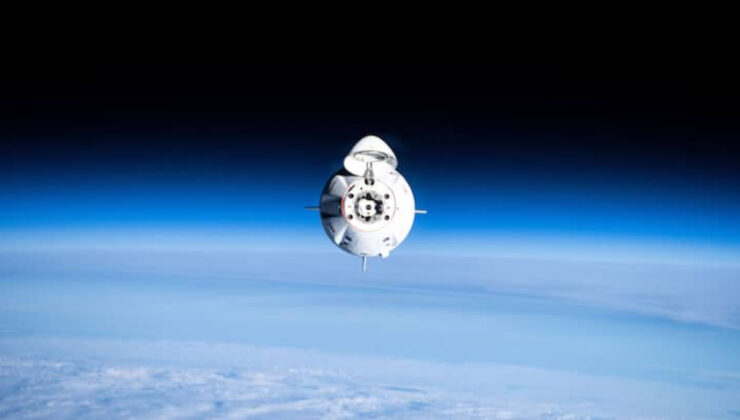 Dragon kapsülü, 2 tondan fazla malzemeyle uzay istasyonuna fırlatıldı