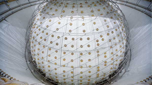 ‘Dünyanın en büyük temel parçacık dedektörü’ faaliyete geçti