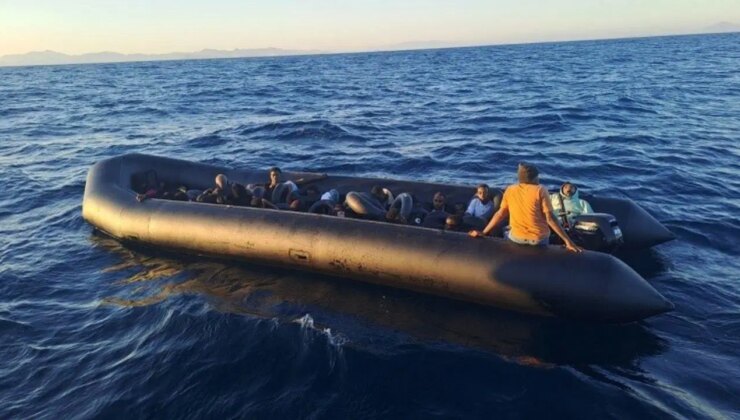 Ege’de can pazarı… Türk sularına geri itilen 35 düzensiz göçmen kurtarıldı!