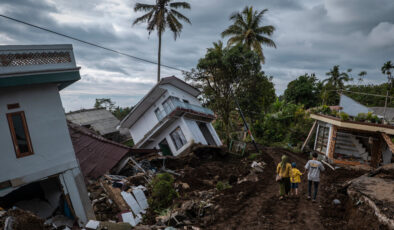 Endonezya’da 5,8 büyüklüğünde deprem: 29 kişi yaralandı